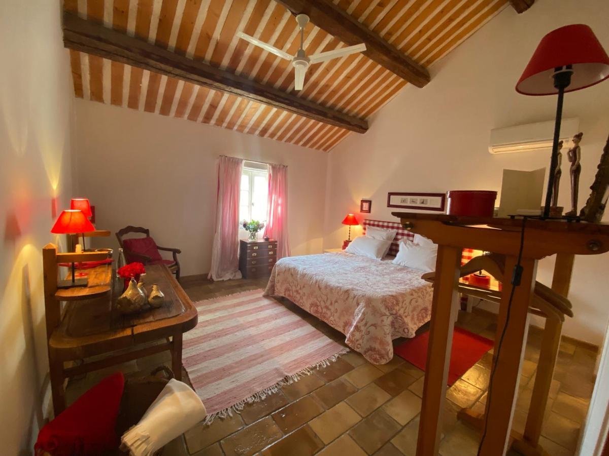 Bed & Breakfast La Ferme De Gigognan 2*